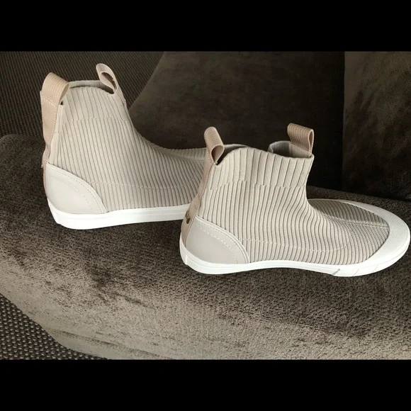 Brand new River Island Beige High Top Trainers size UK 7 - AU 9 or EU40 - Picture 9 of 10